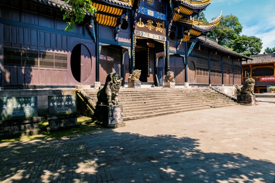 高峰山（岳冰松摄）.jpg