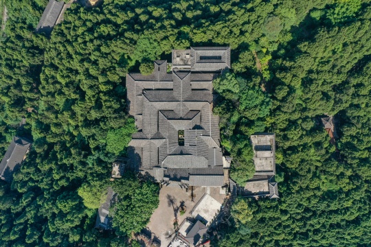 高峰山迷宫顶视图（岳冰松摄）.JPG
